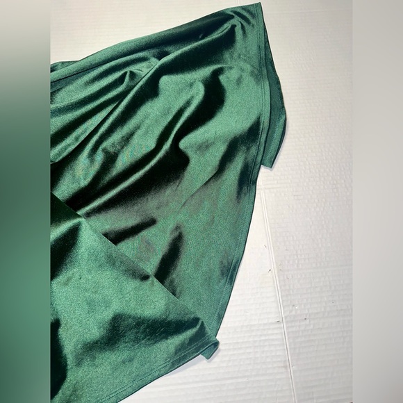 Windsor Marissa Formal Dress Women’s Size M Gown Prom Satin Cowl Neck Fitted - Picture 13 of 14